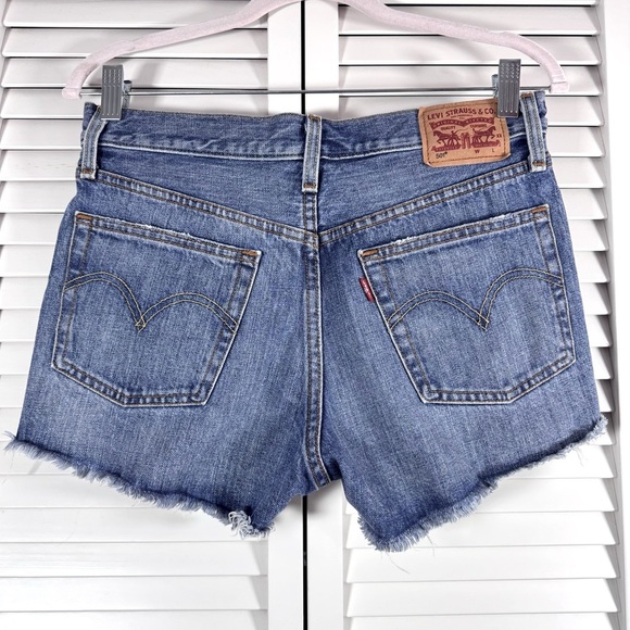 Levi's 501 Distressed Fried Hem Blue Jean Shorts Festival Size 27 - Picture 4 of 6